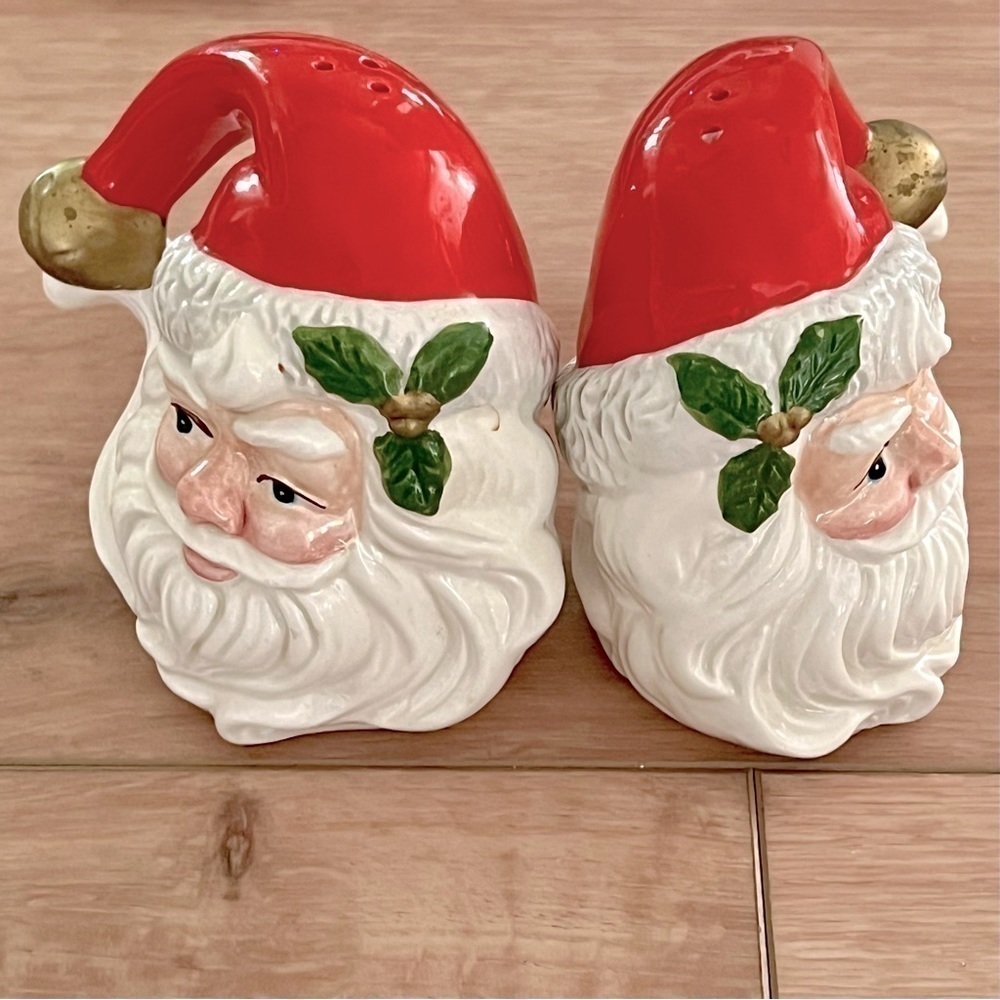 Vintage Fitz And Floyd Omnibus
Santa Claus Ceramic Salt And Pepper Shakers - Picture 12 of 15